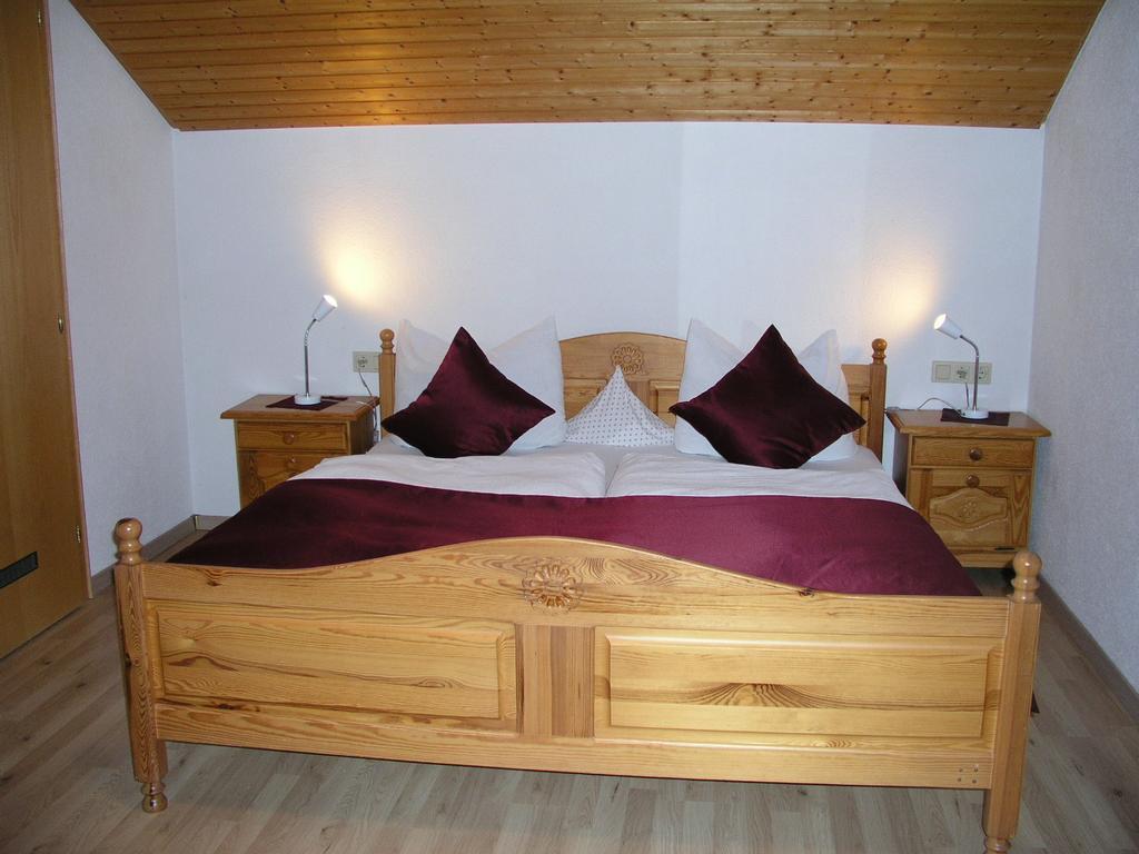 Ferienwohnungen Pension Sonnblick Крумбах Экстерьер фото