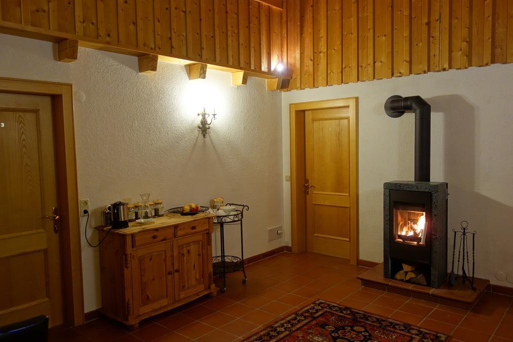 Ferienwohnungen Pension Sonnblick Крумбах Экстерьер фото