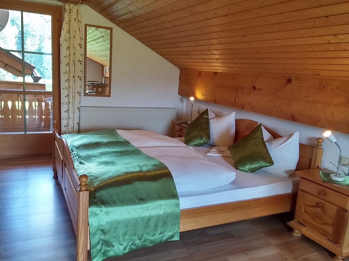 Ferienwohnungen Pension Sonnblick Крумбах Экстерьер фото